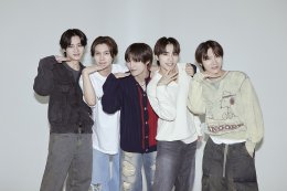 WayV (เวย์วี) ชวนก้าวสู่มิติใหม่ตามความถี่ของมินิอัลบั้มชุดที่ 6 'FREQUENCY' รวบรวมเพลงเวอร์ชันภาษาเกาหลี จีน และอังกฤษ ทั้งหมด 6 เพลง